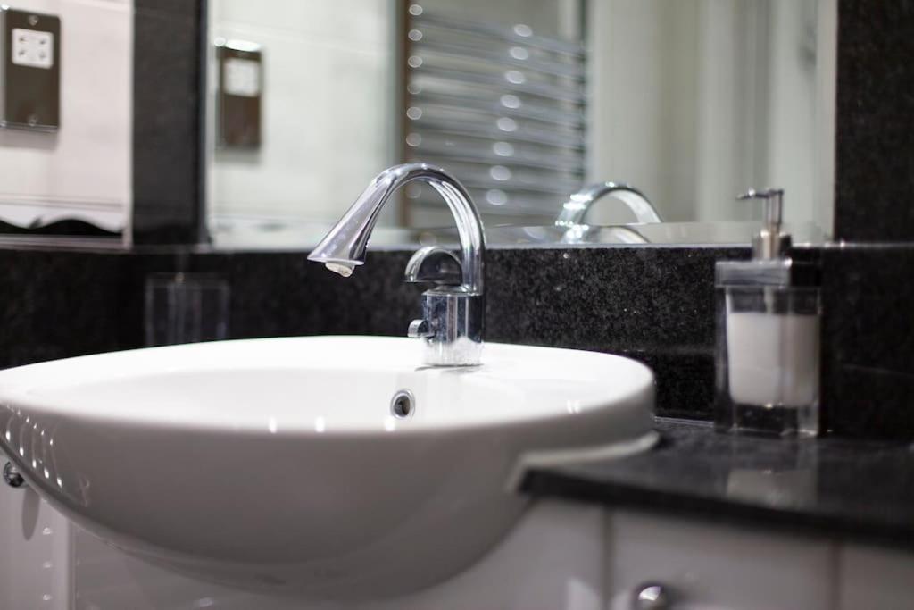 Thames View Apartment, Imperial Wharf London Eksteriør bilde